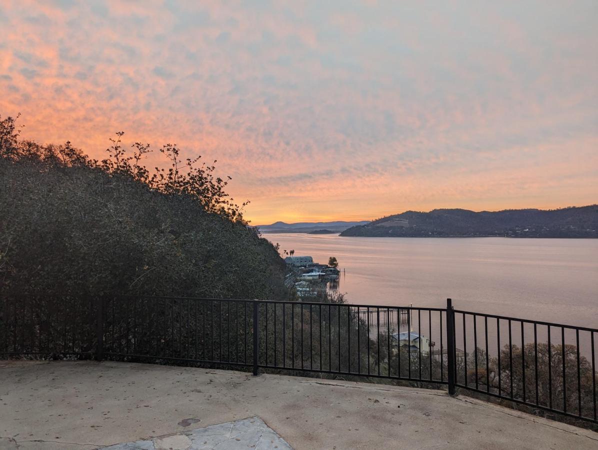 A Lake, A Mountain And The House With The Red Door 클리어레이크 외부 사진